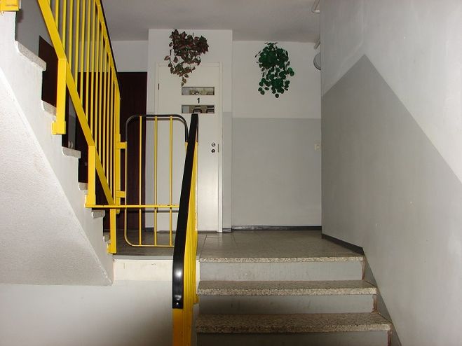 покраска стен в подъезде